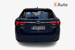 sininen Toyota Avensis 2015 kuva 3.
