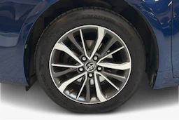 sininen Toyota Avensis 2015 kuva 9.