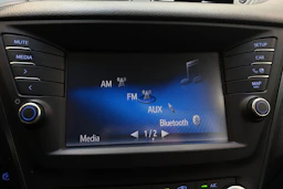 sininen Toyota Avensis 2015 kuva 17.