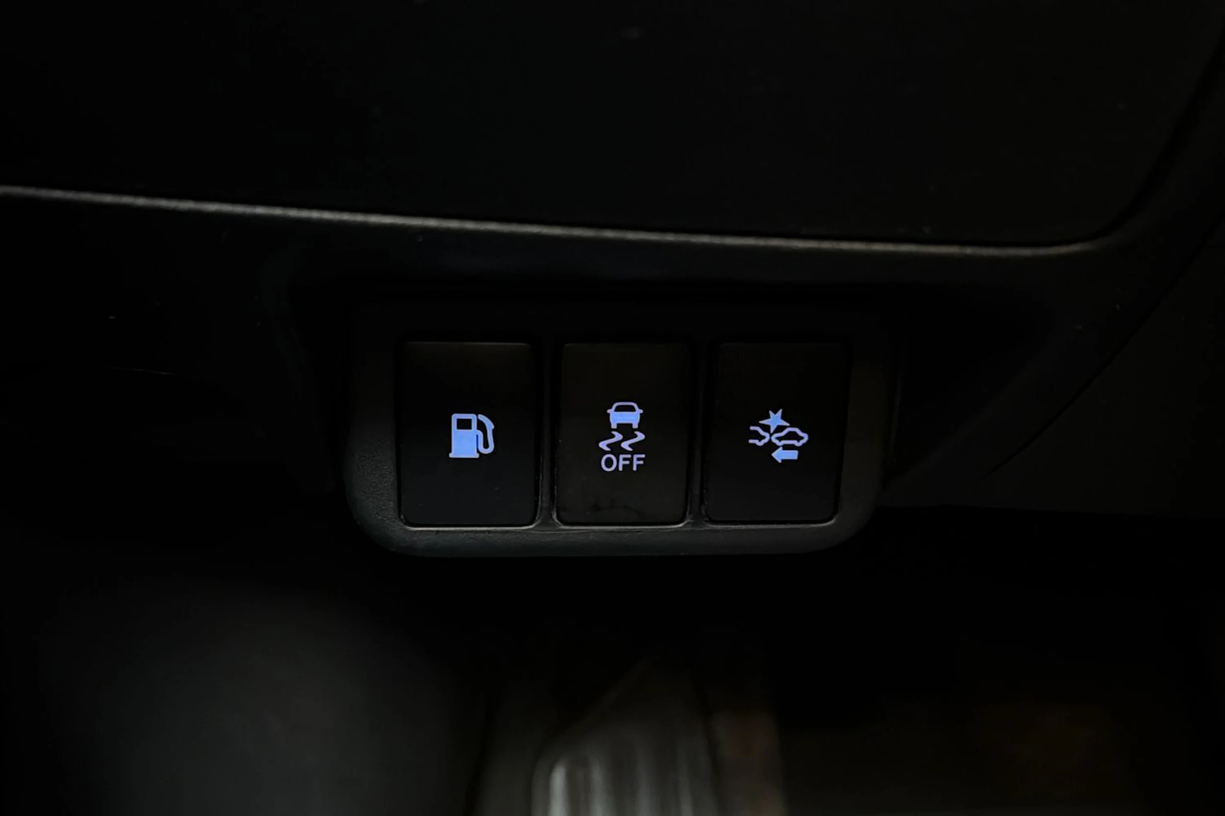 sininen Toyota Avensis 2015 kuva 21.