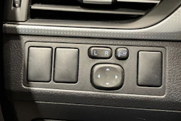 ruskea (beige) Toyota Avensis 2016 kuva 19.
