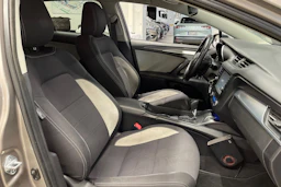 ruskea (beige) Toyota Avensis 2016 kuva 25.