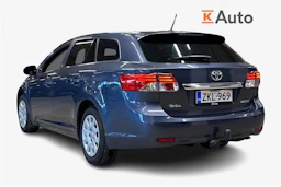 sininen Toyota Avensis 2015 kuva 2.