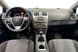 sininen Toyota Avensis 2015 kuva 7.