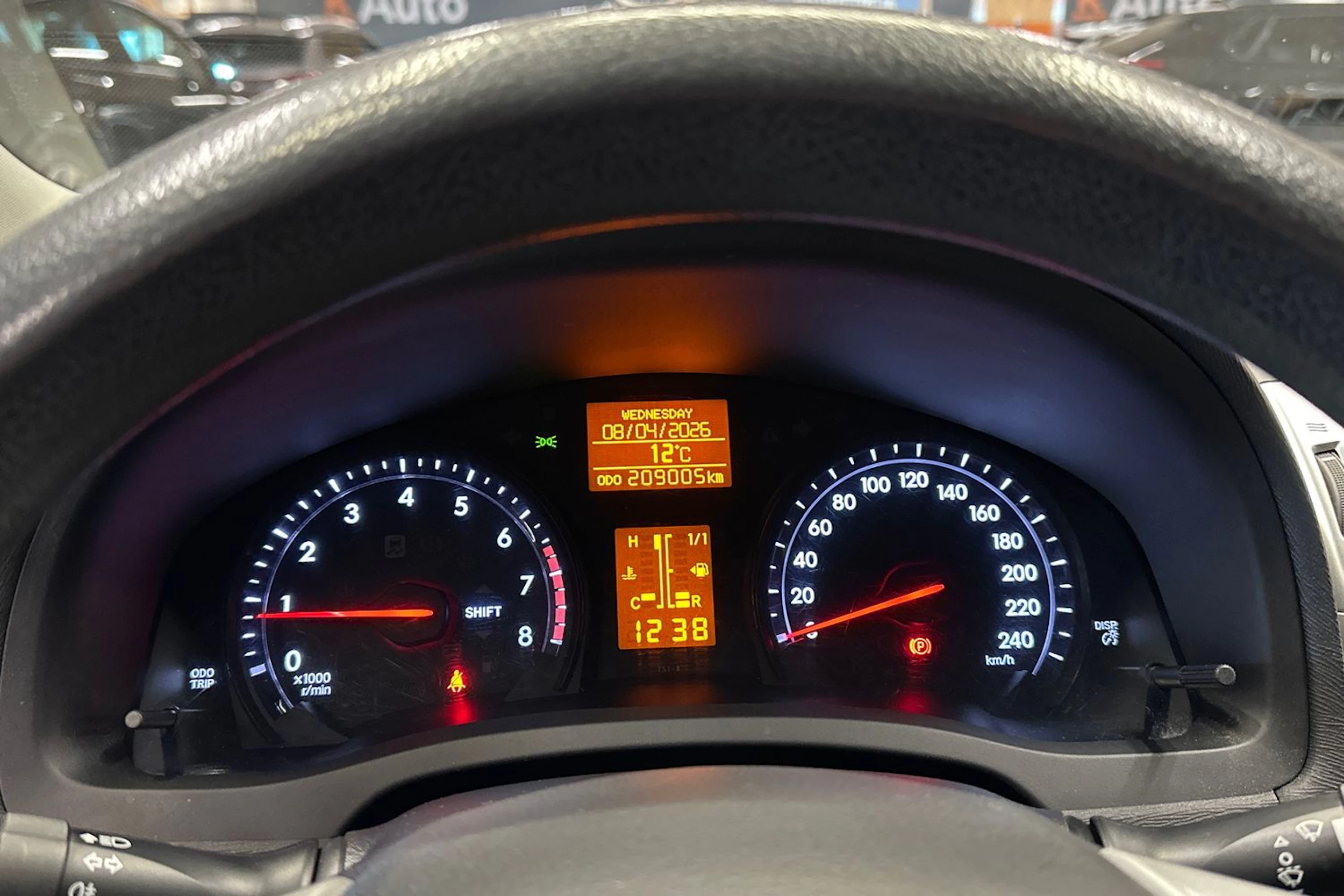 sininen Toyota Avensis 2015 kuva 14.