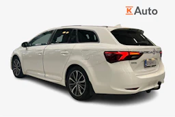 valkoinen Toyota Avensis 2016 kuva 2.