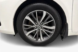 valkoinen Toyota Avensis 2016 kuva 12.
