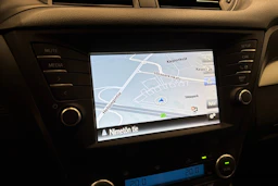 valkoinen Toyota Avensis 2016 kuva 22.
