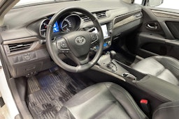 met. valkoinen Toyota Avensis 2016 kuva 7.