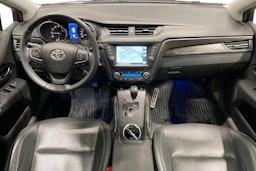 met. valkoinen Toyota Avensis 2016 kuva 9.