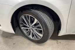 met. valkoinen Toyota Avensis 2016 kuva 13.