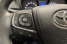 met. valkoinen Toyota Avensis 2016 kuva 21.