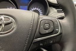 met. valkoinen Toyota Avensis 2016 kuva 22.