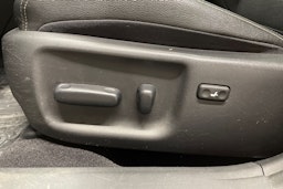 met. valkoinen Toyota Avensis 2016 kuva 23.