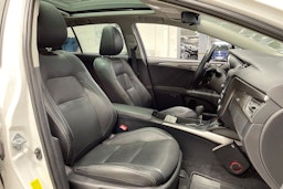 met. valkoinen Toyota Avensis 2016 kuva 24.