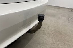 met. valkoinen Toyota Avensis 2016 kuva 27.
