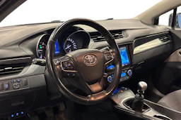 musta Toyota Avensis 2016 kuva 3.