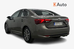 harmaa Toyota Avensis 2016 kuva 2.