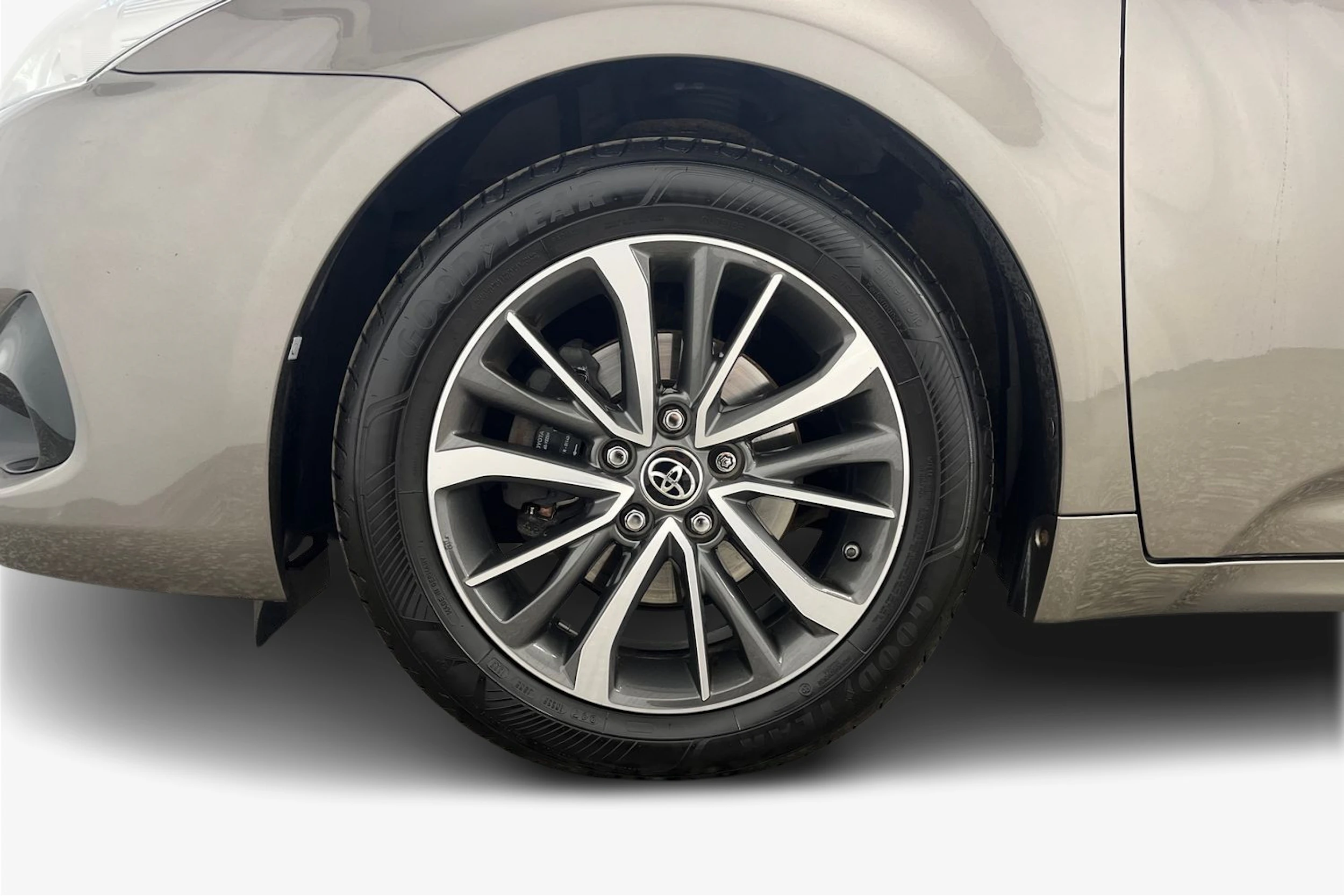 harmaa Toyota Avensis 2016 kuva 9.