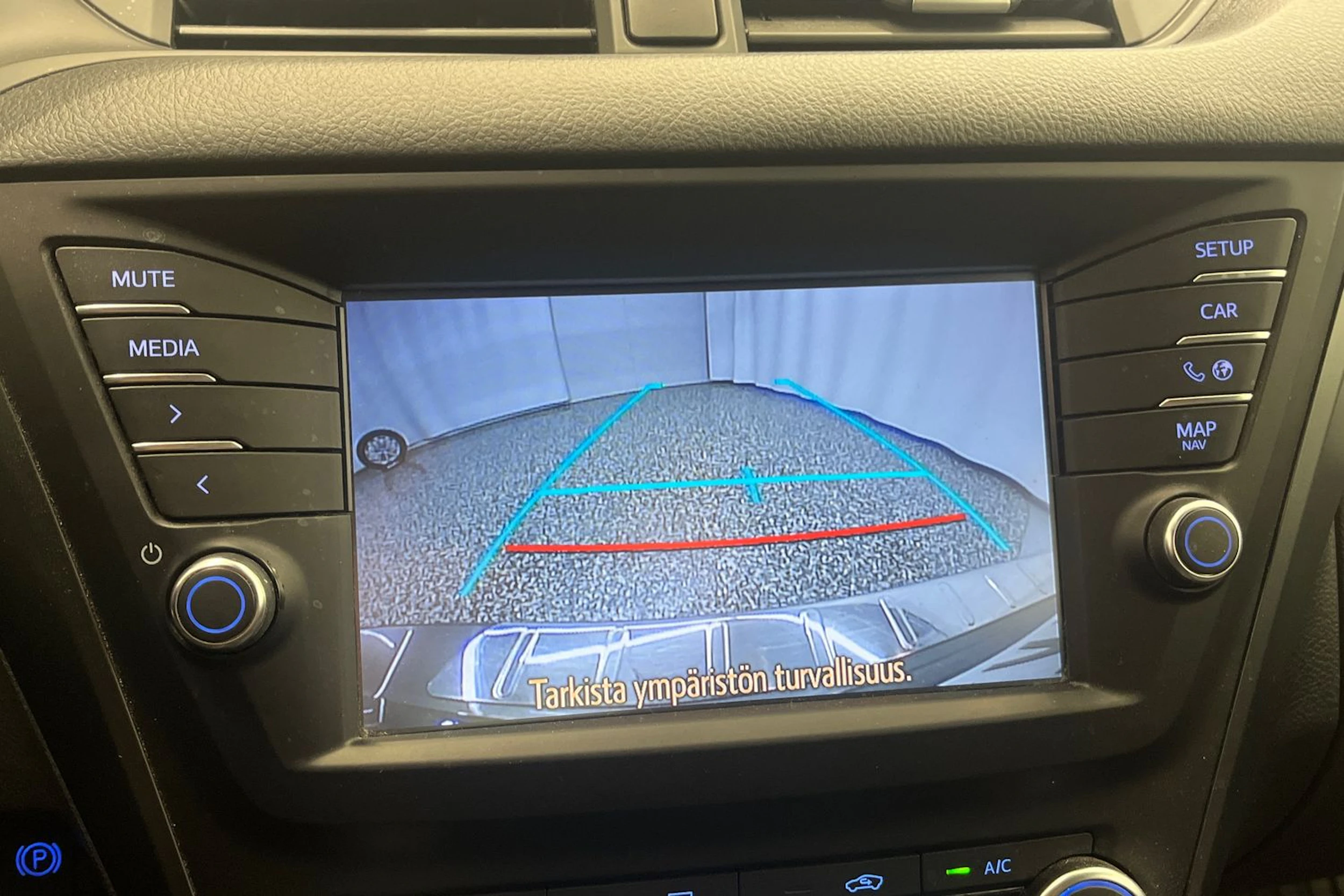 harmaa Toyota Avensis 2016 kuva 18.