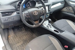 valkoinen Toyota Avensis 2016 kuva 3.