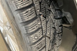 valkoinen Toyota Avensis 2016 kuva 13.