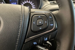 valkoinen Toyota Avensis 2016 kuva 16.