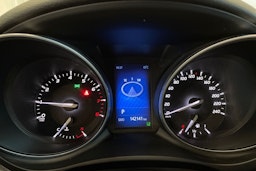 valkoinen Toyota Avensis 2016 kuva 18.