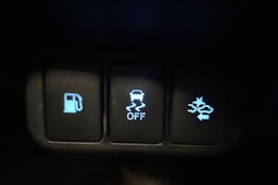 valkoinen Toyota Avensis 2016 kuva 20.