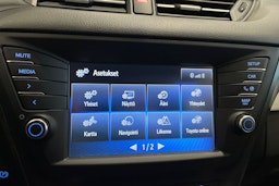 valkoinen Toyota Avensis 2016 kuva 23.