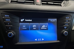 valkoinen Toyota Avensis 2016 kuva 24.