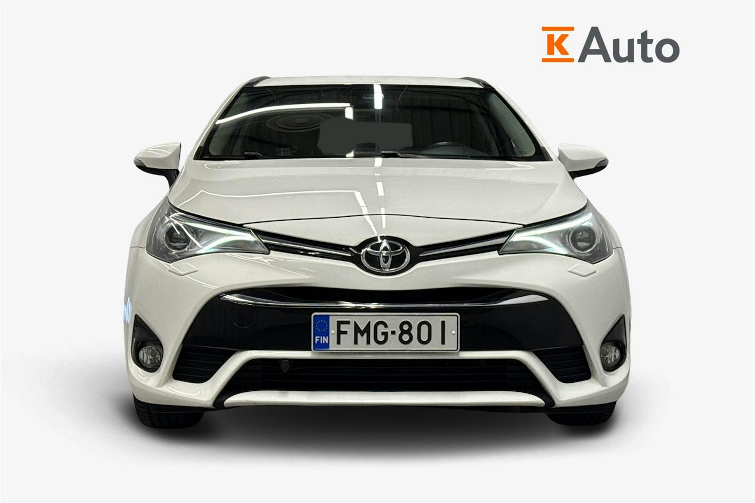 valkoinen Toyota Avensis 2016 kuva 4.