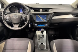 valkoinen Toyota Avensis 2016 kuva 7.