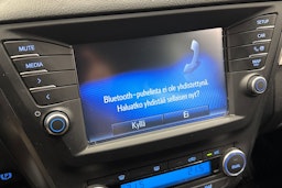 valkoinen Toyota Avensis 2016 kuva 20.