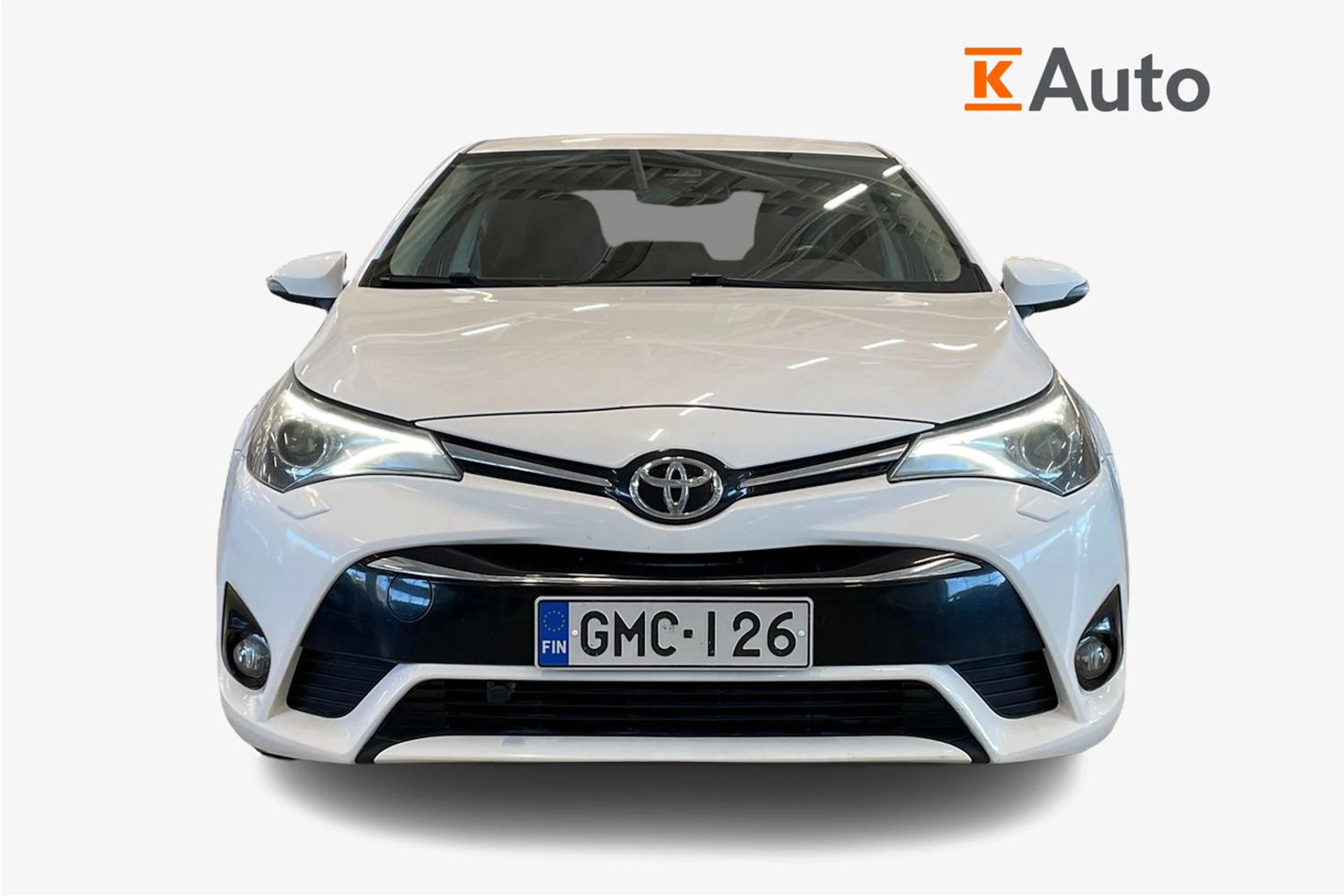 valkoinen Toyota Avensis 2016 kuva 5.