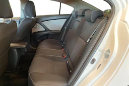 valkoinen Toyota Avensis 2016 kuva 11.