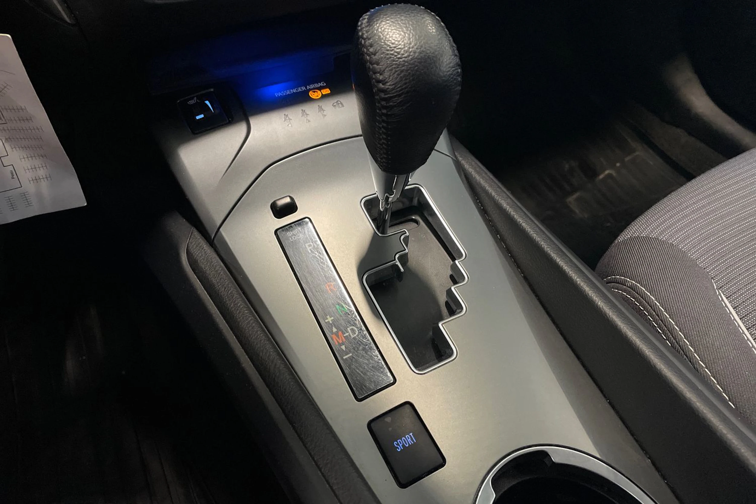 valkoinen Toyota Avensis 2016 kuva 29.
