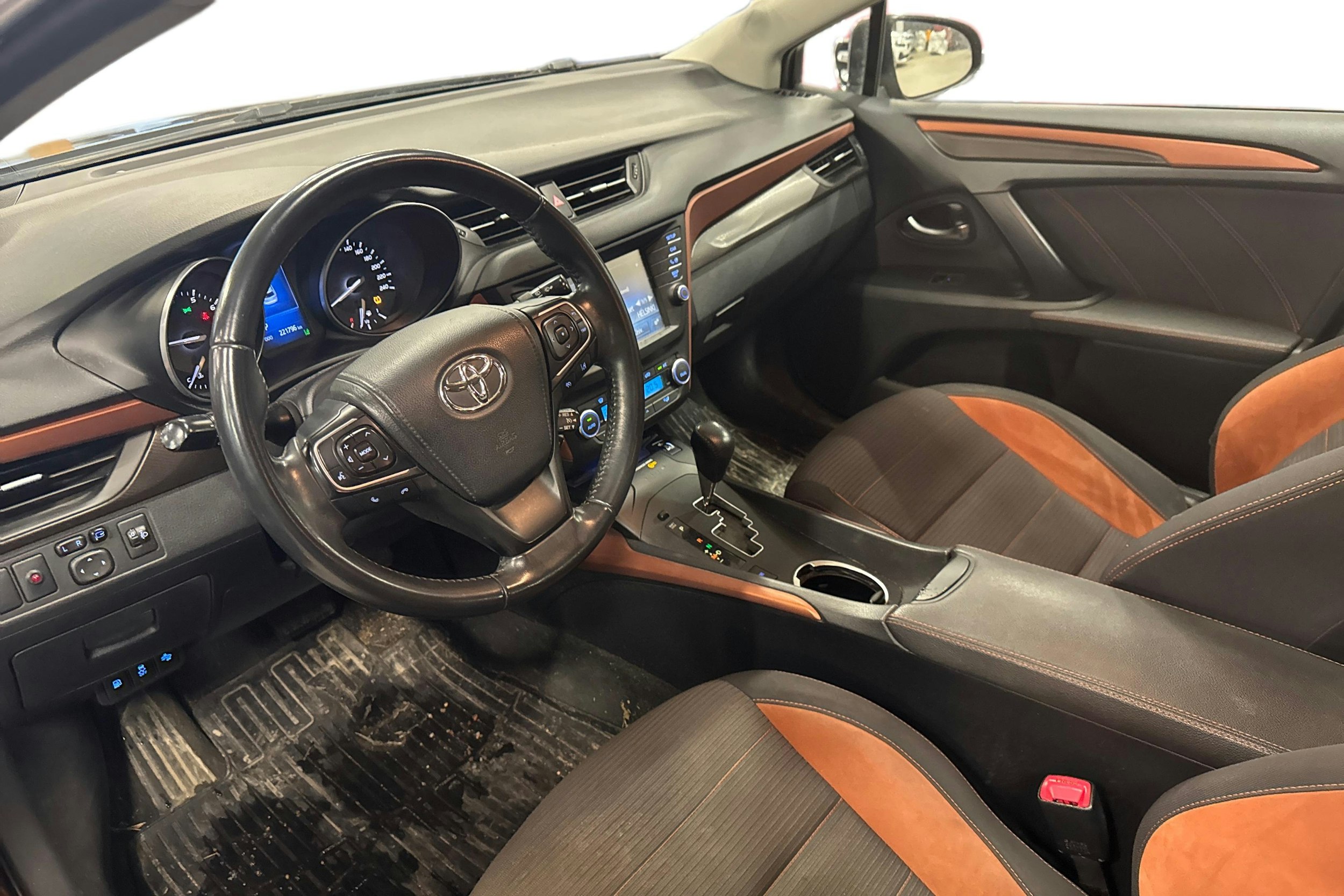 ruskea (beige) Toyota Avensis 2016 kuva 3.