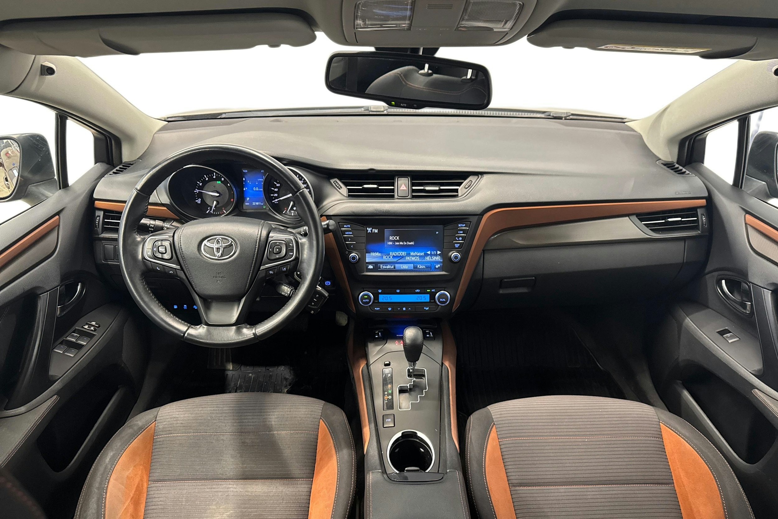 ruskea (beige) Toyota Avensis 2016 kuva 9.