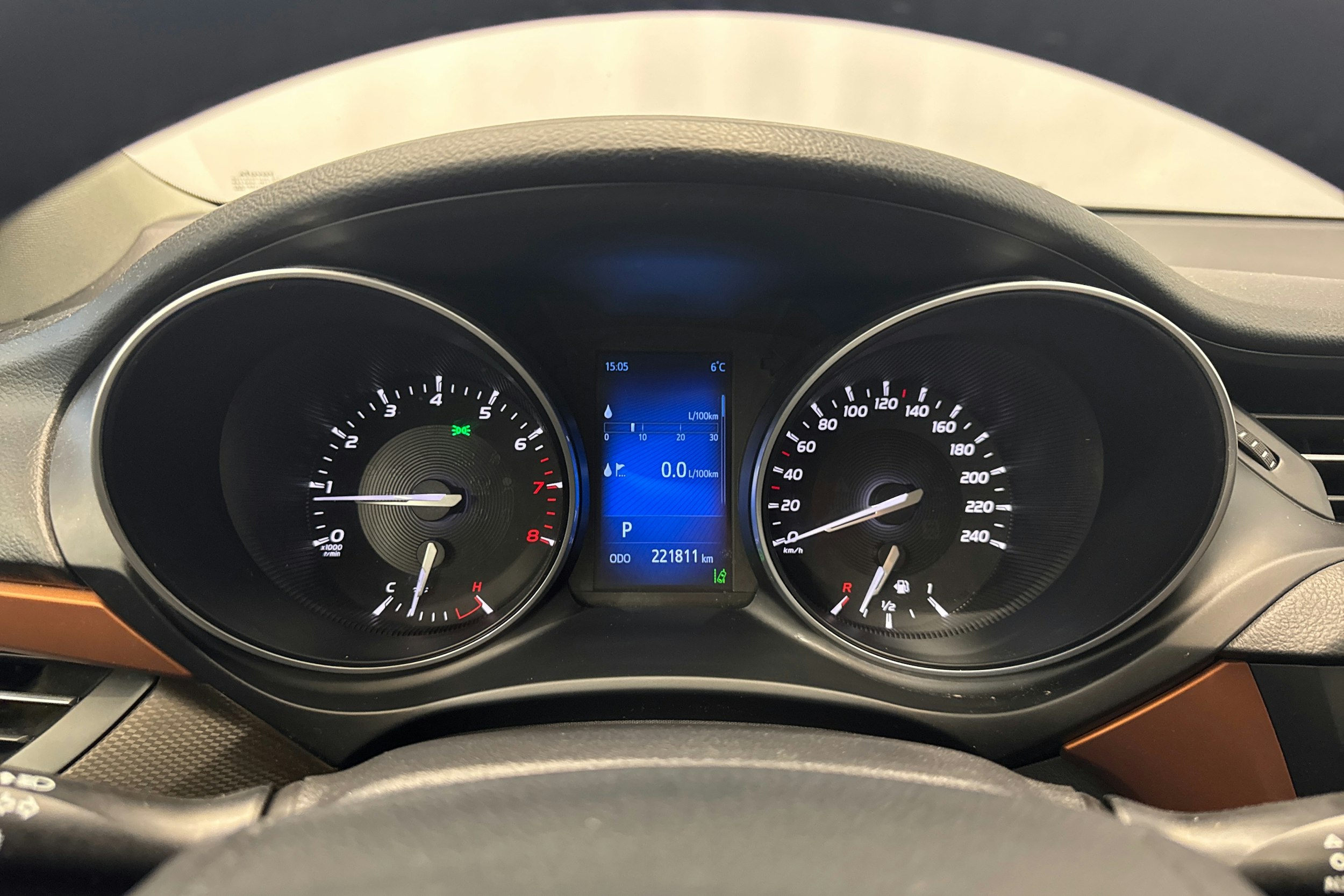 ruskea (beige) Toyota Avensis 2016 kuva 17.