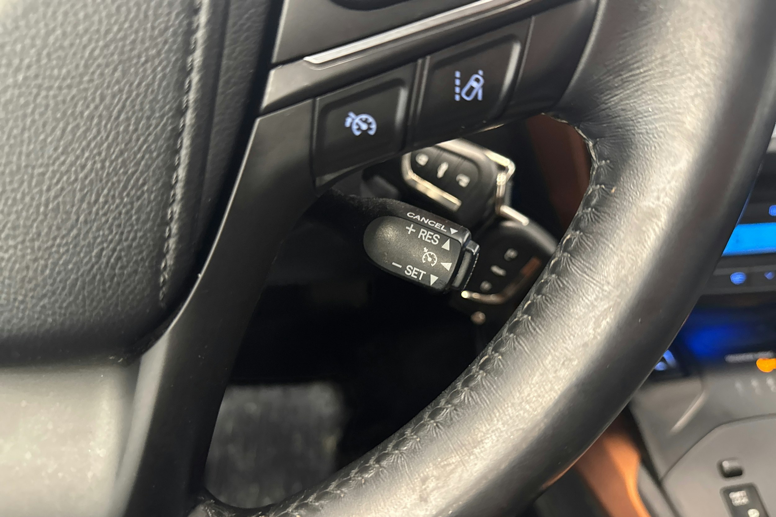 ruskea (beige) Toyota Avensis 2016 kuva 18.