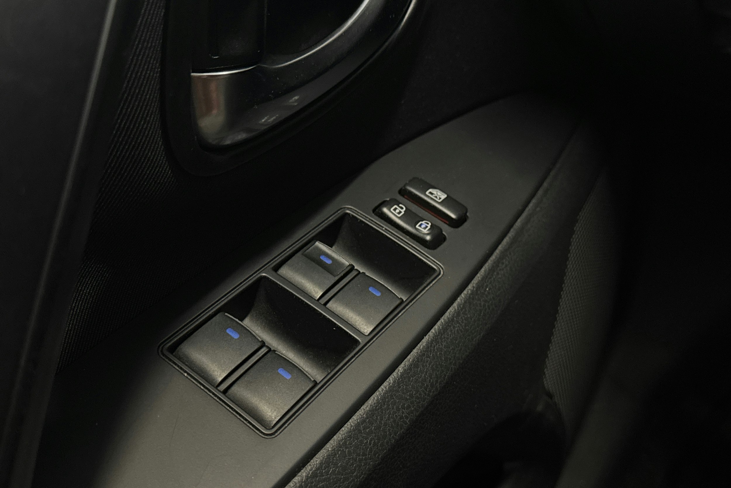 ruskea (beige) Toyota Avensis 2016 kuva 21.