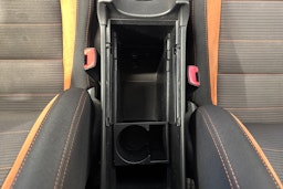 ruskea (beige) Toyota Avensis 2016 kuva 26.