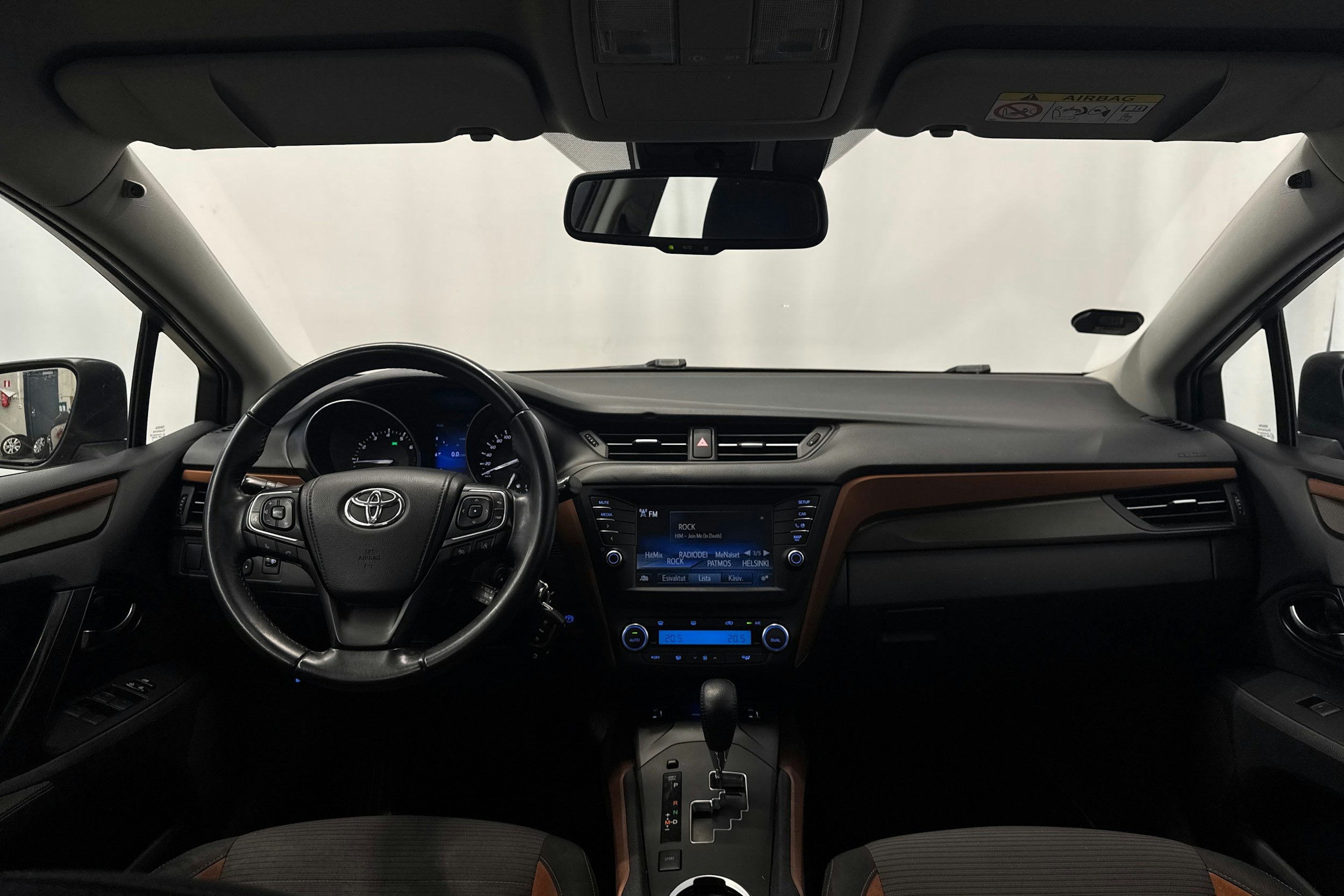 ruskea (beige) Toyota Avensis 2016 kuva 27.