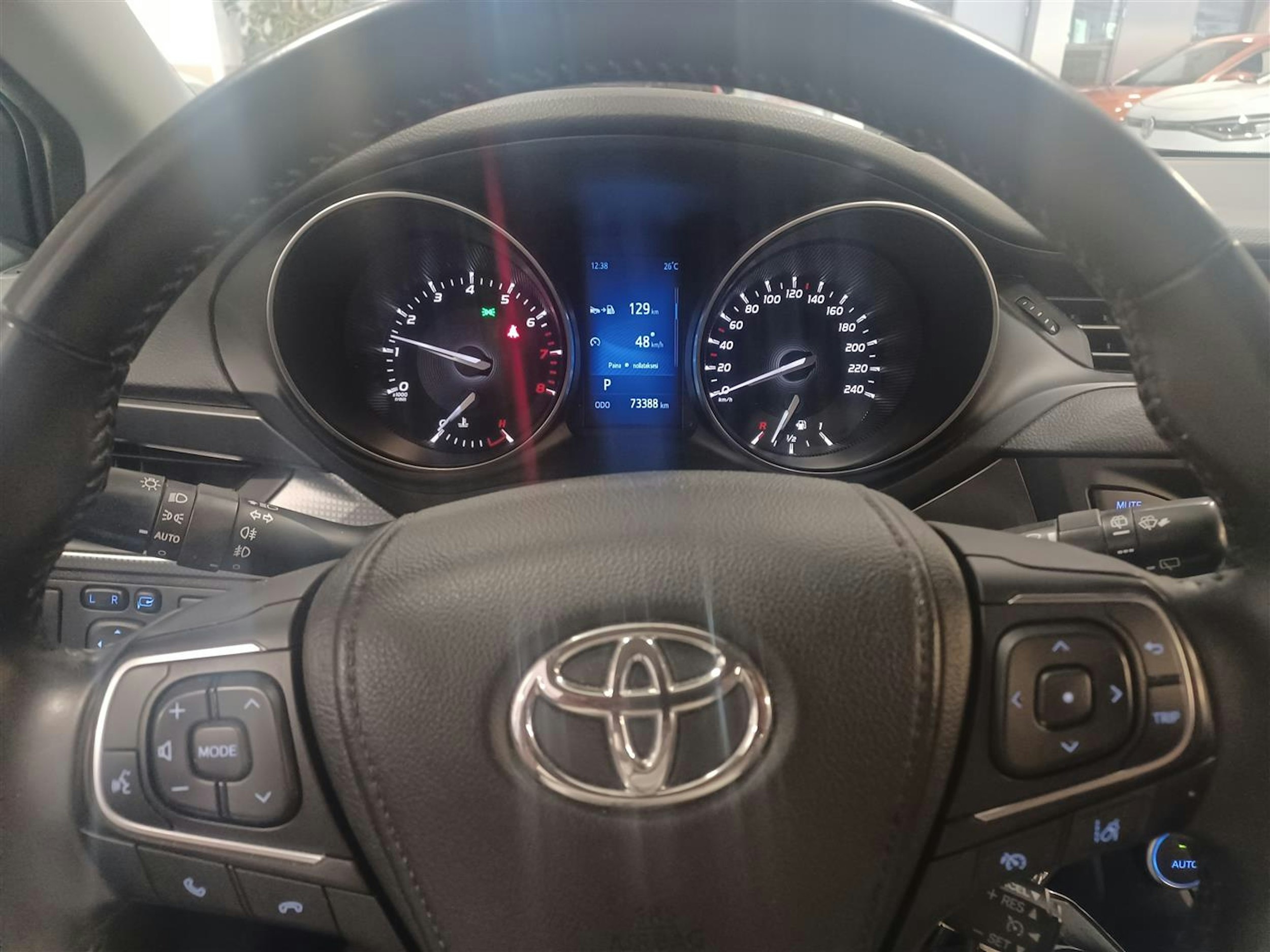 Ruskea (beige) Toyota AVENSIS 2016 kuva 3.