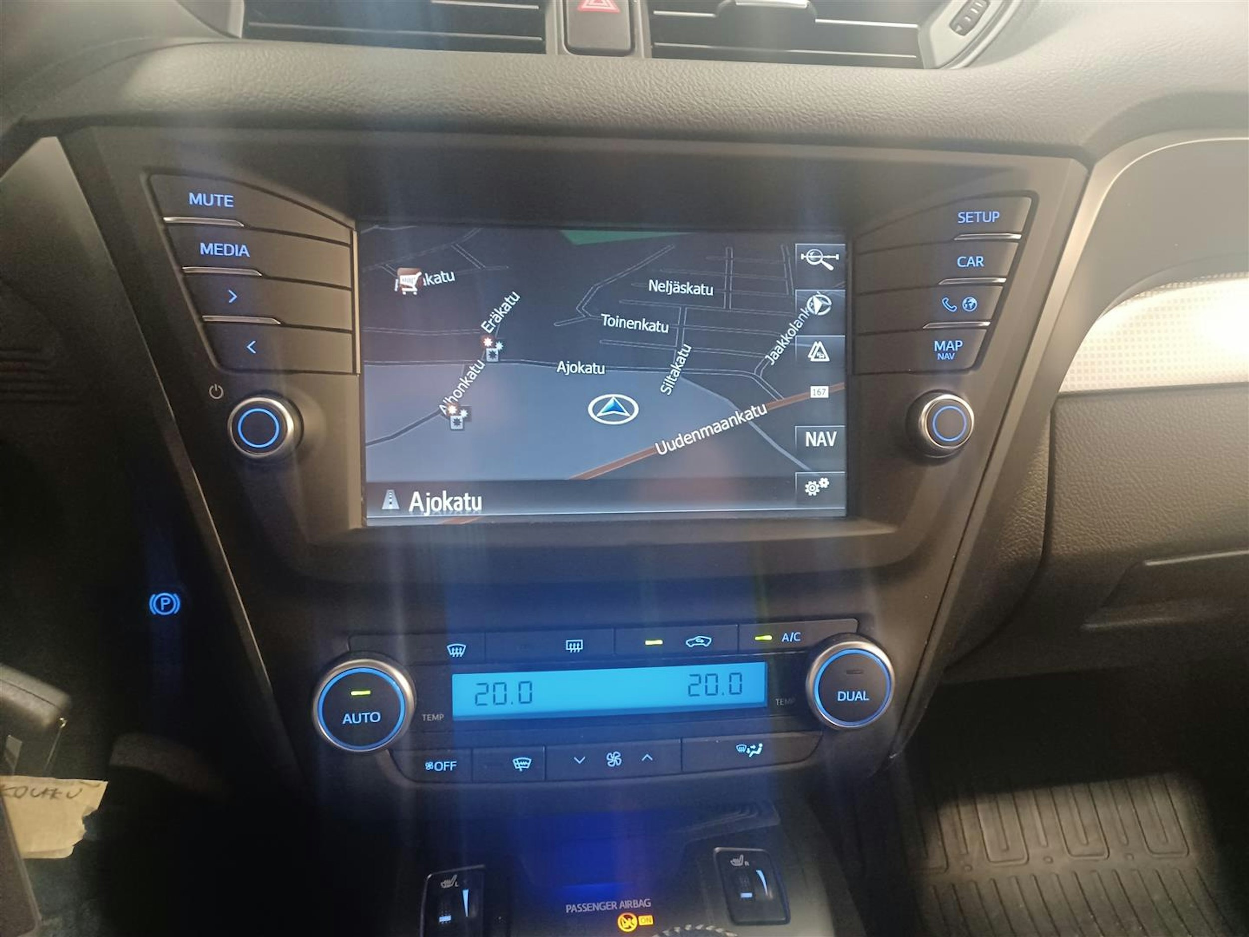 Ruskea (beige) Toyota AVENSIS 2016 kuva 5.