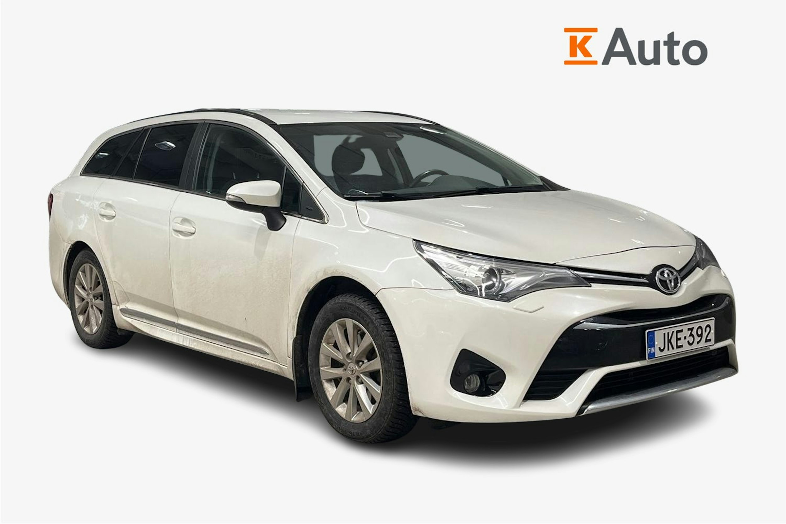 valkoinen Toyota Avensis 2016 kuva 1.
