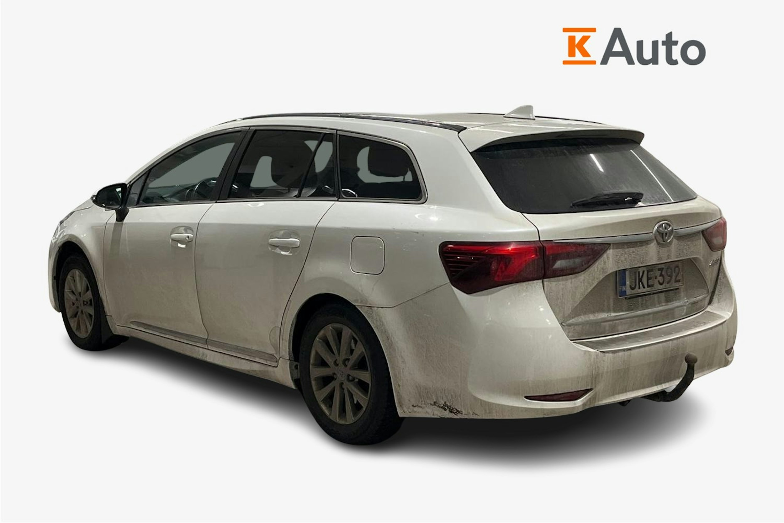 valkoinen Toyota Avensis 2016 kuva 2.