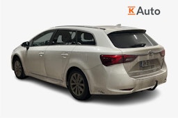 valkoinen Toyota Avensis 2016 kuva 2.