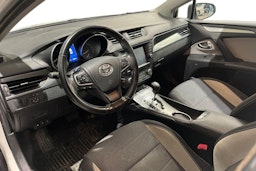 valkoinen Toyota Avensis 2016 kuva 3.